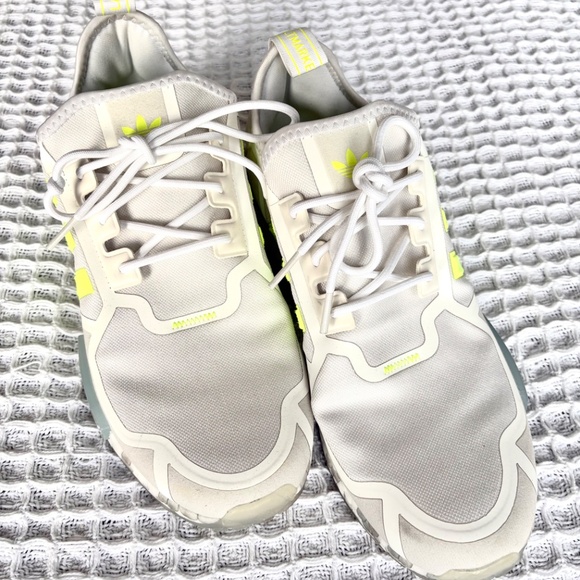 Men’s Addidas running shoe - Picture 2 of 5